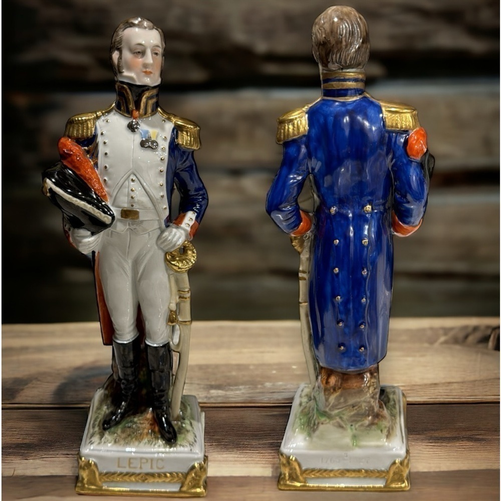 COLLECTIBLE~SCHEIBE-ALSBACH KISTER~GERMAN~PORCELAIN~FIGURINE/GENERAL LEPIC~BR*